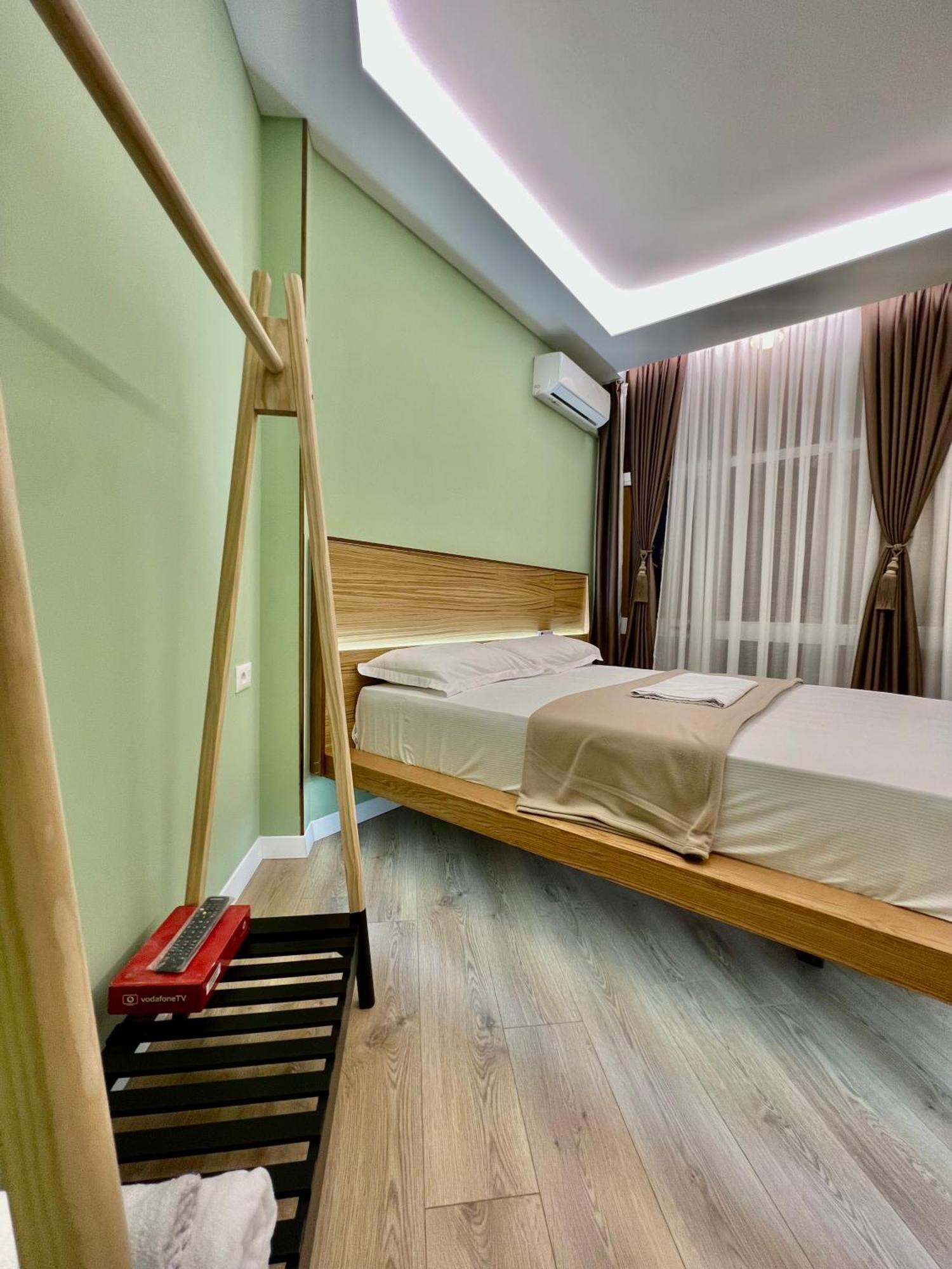 Spiranca Luxury Suites Tiranë Bilik gambar